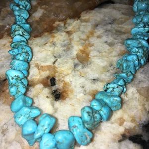 Turquoise bead necklaces, 74 grams